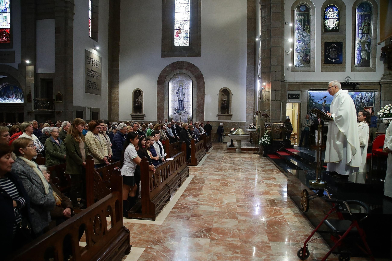 Lleno absoluto en el templo: La novena de Fátima volvió a dejar una imagen de fervor