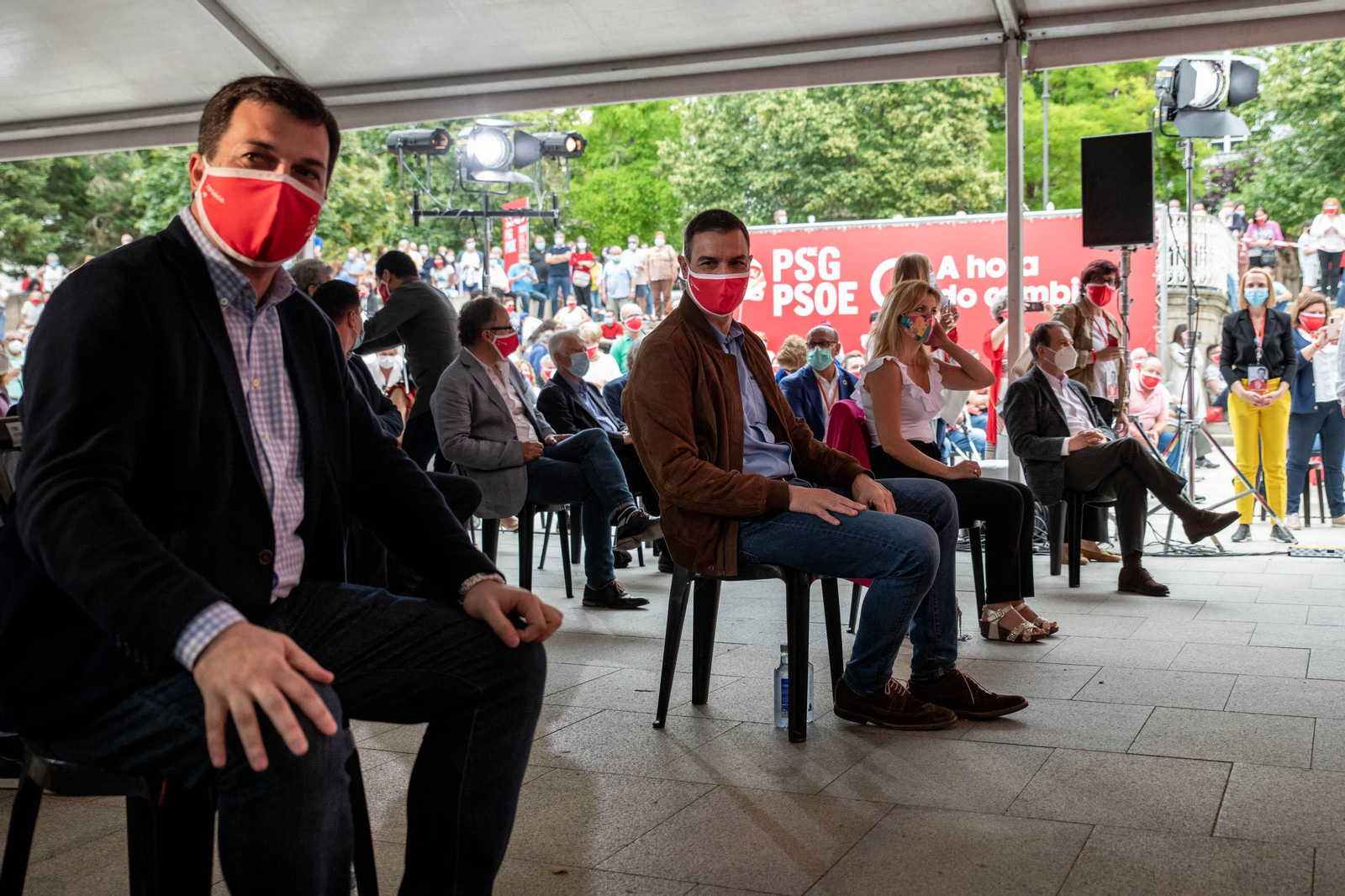 OURENSE (XARDÍNS DO POSÍO). 27/06/2020. OURENSE. El presidente del gobierno, Pedro Sánchez, acompaña al candidato a la Xunta de Galicia, Gonzalo Caballero y a Marina Ortega en un mitin del PSdeG-PSOE. FOTO: ÓSCAR PINAL