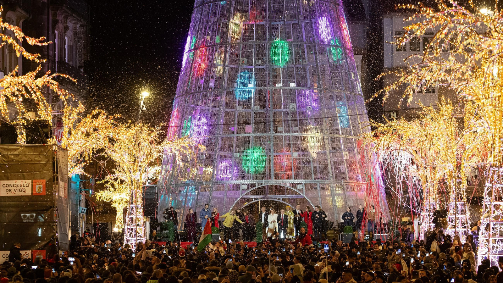 Inauguración del alumbrado navideño, en la Porta do Sol, a 15 de noviembre de 2025, en Vigo