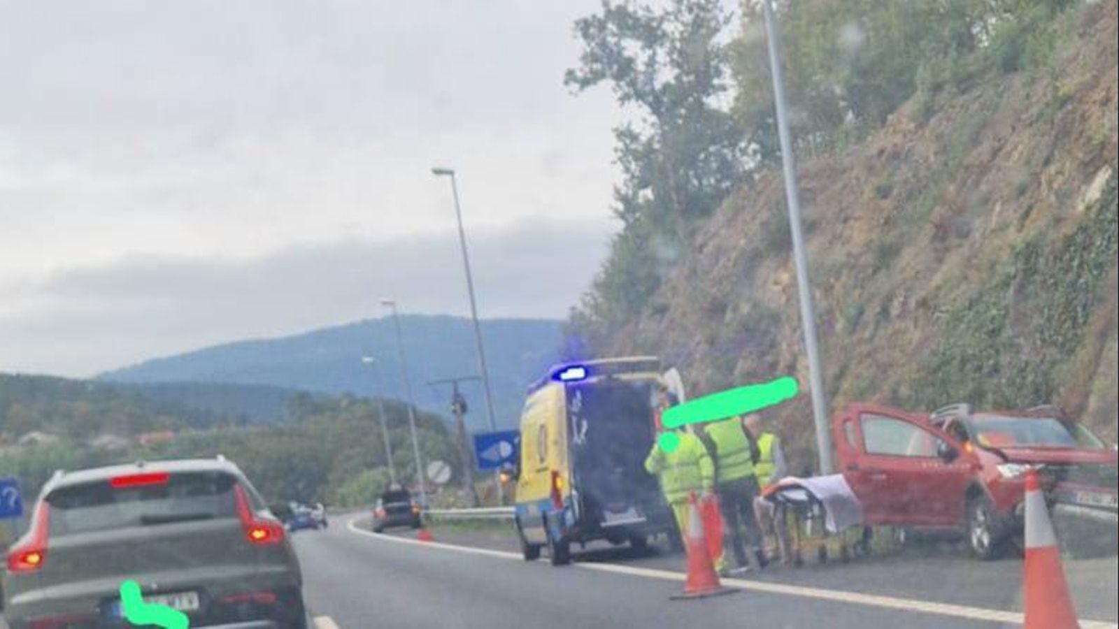 Accidente a la altura del túnel de Alongos