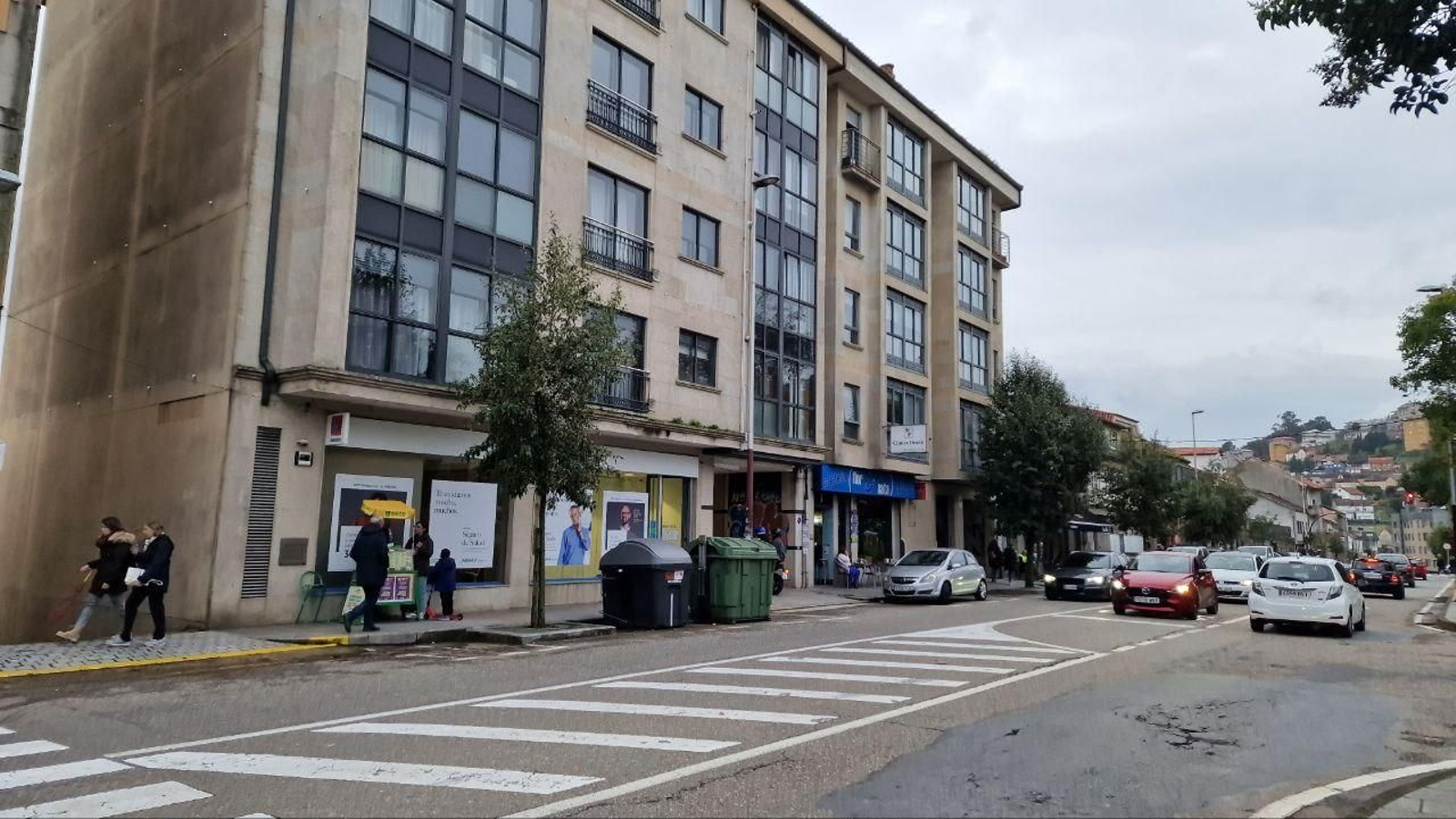 La sucursal de Abanca situada en la avenida de Ramón Nieto. // J.V. Landín