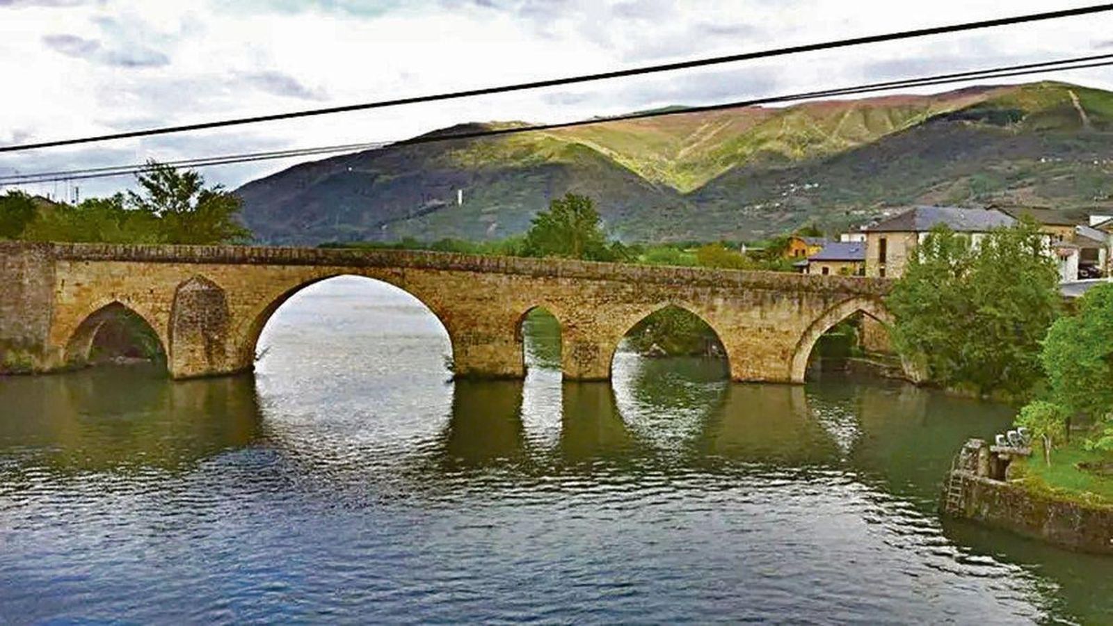 El puente de A Cigarrosa, entre Petín y A Rúa.