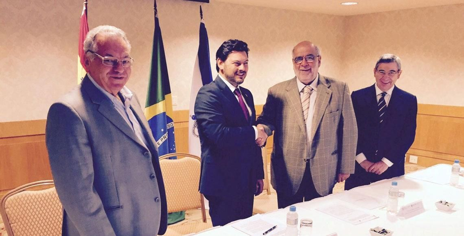 Rodríguez Miranda durante su reunión con los empresarios gallegos en Río de Janeiro.