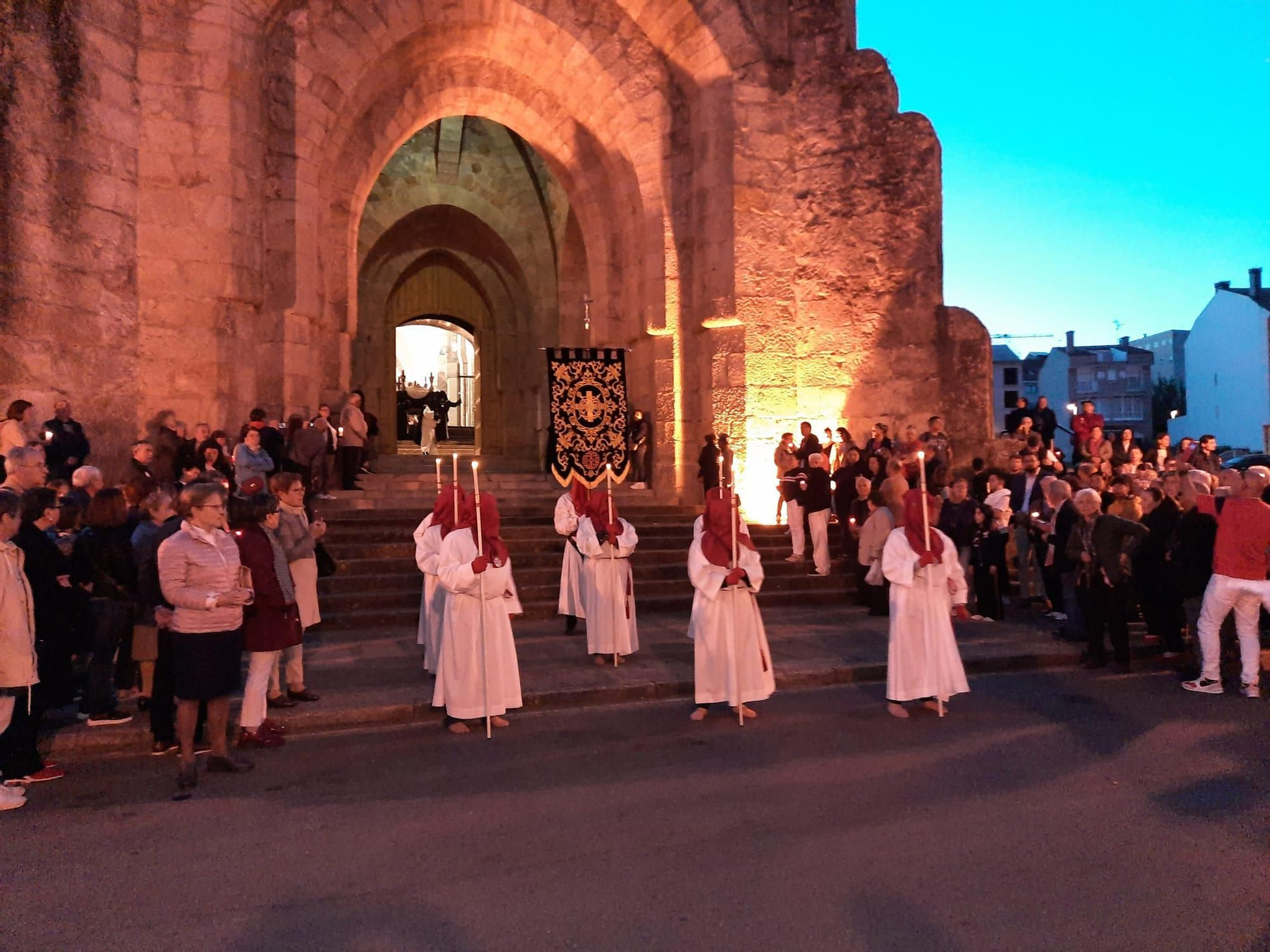 Procesión dos Caladiños en Carballiño. LR