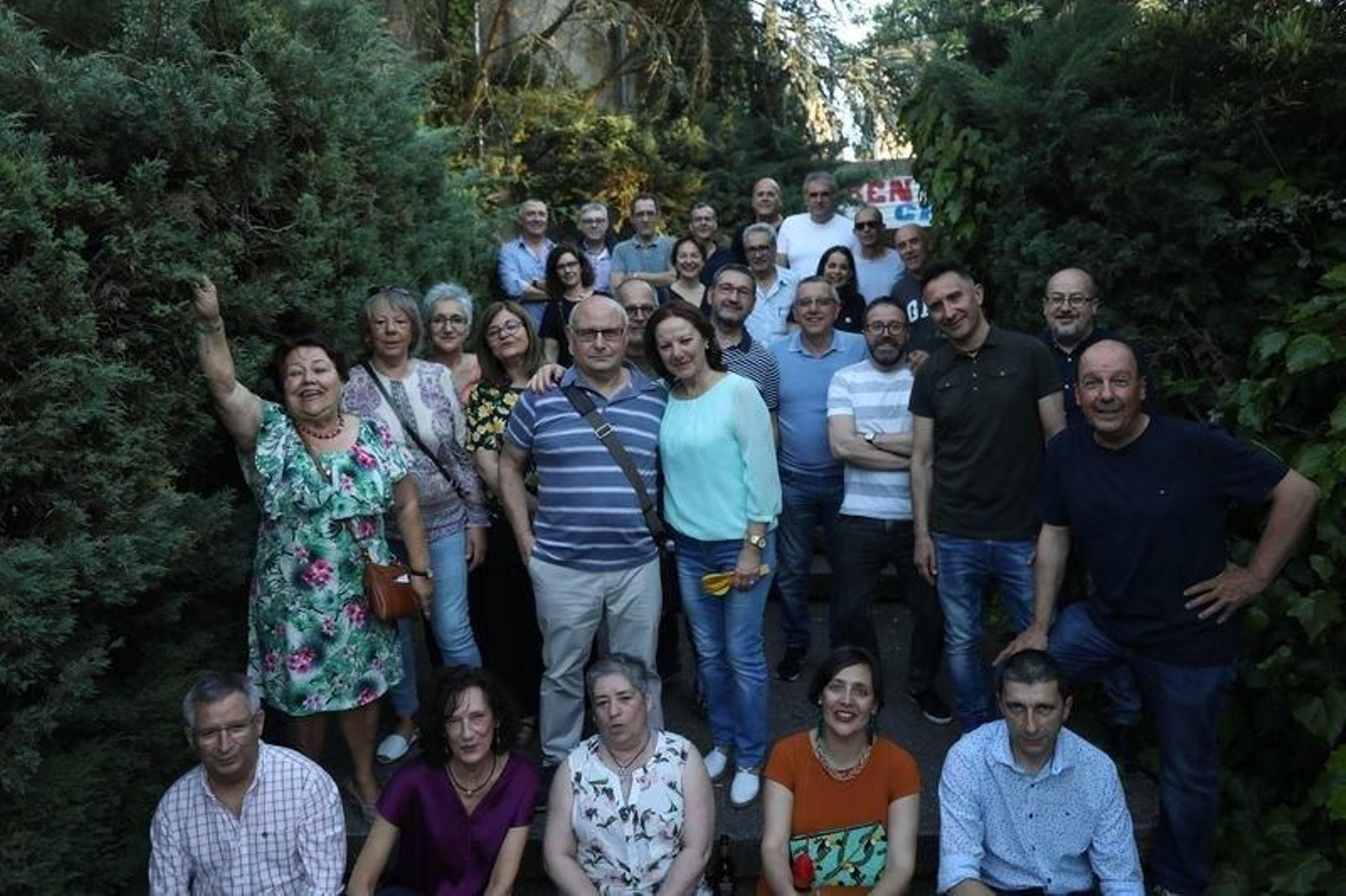 Los exalumnos participan en el tradicional encuentro de la Universidad Laboral. (JOSÉ PAZ)