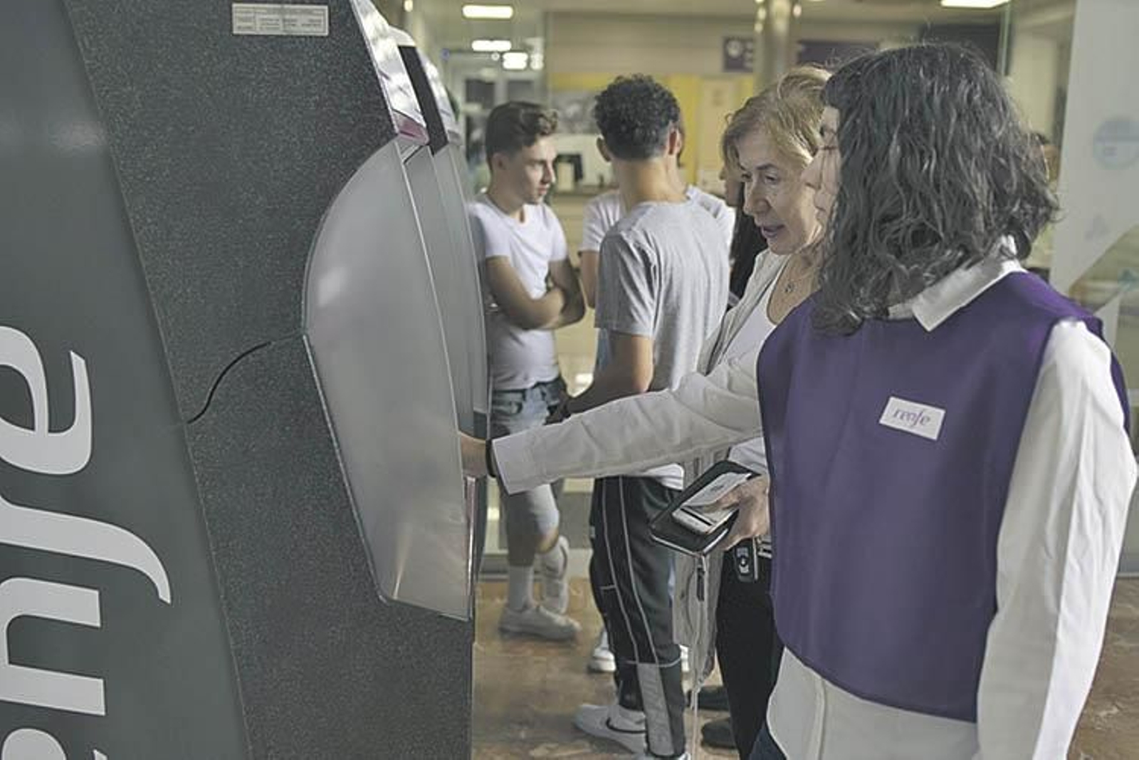 Interior de la estación en Ourense el pasado martes. XESÚS FARIÑAS