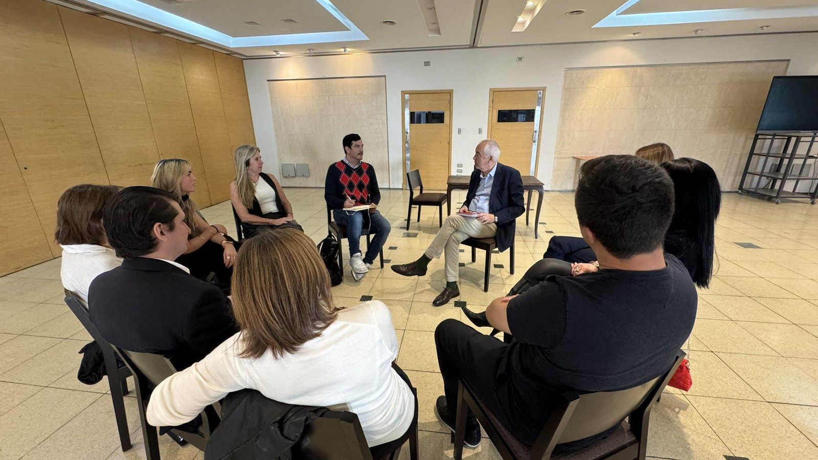 El secretario del PSOE Exterior con representantes de CeDEU|CeDEU