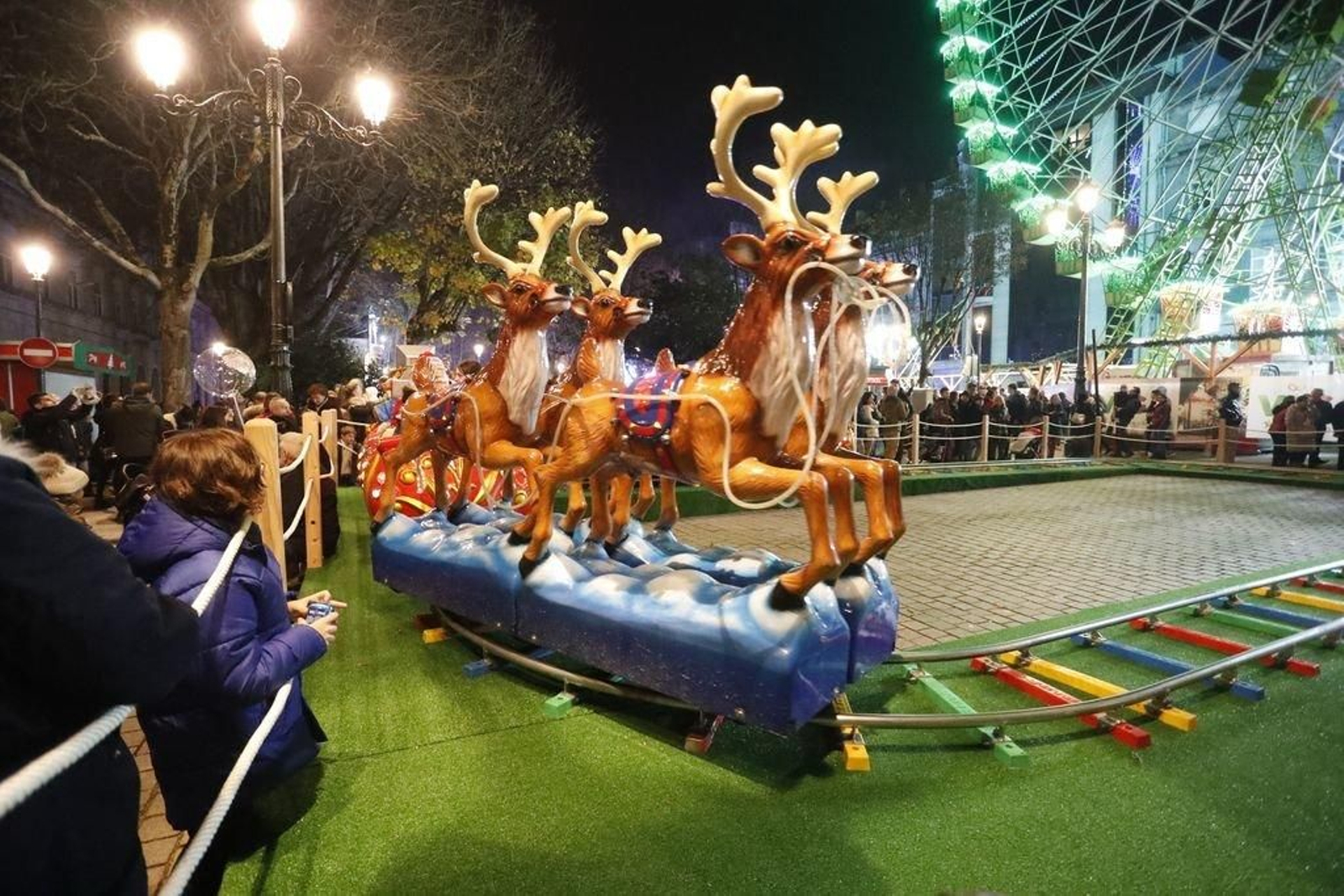 Los turistas invaden Vigo en el Puente79