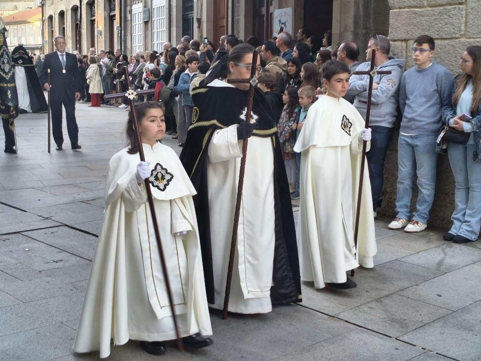 Galería | Emotiva procesión General del Santo Entierro en Pontevedra