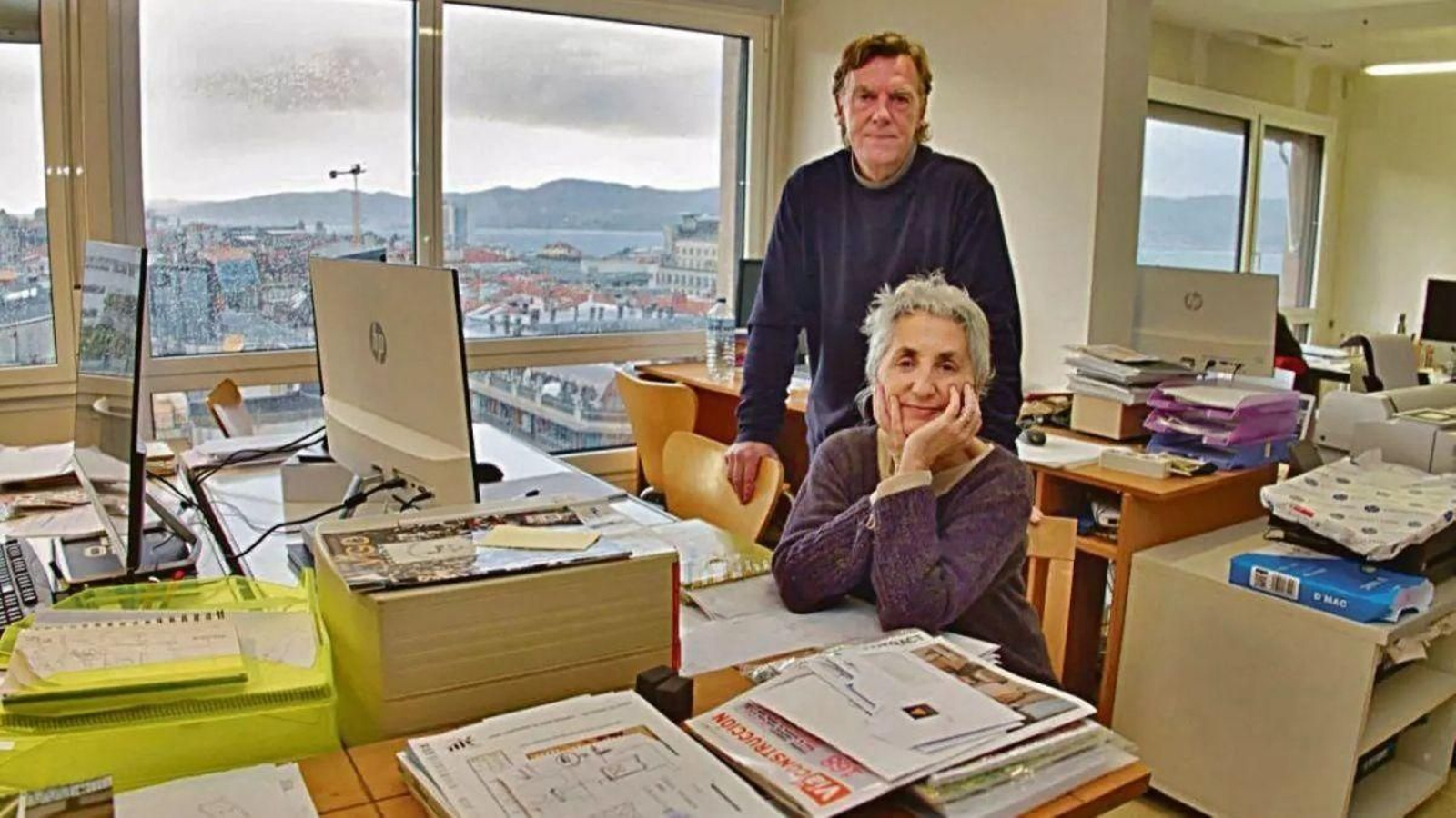 Jesús Irisarri y Guadalupe Piñera, en su estudio en la Plaza de Portugal.