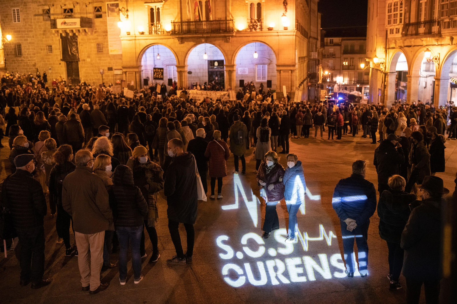 La manifestación de SOS Ourense colapsa la ciudad // FOTO: ÓSCAR PINAL