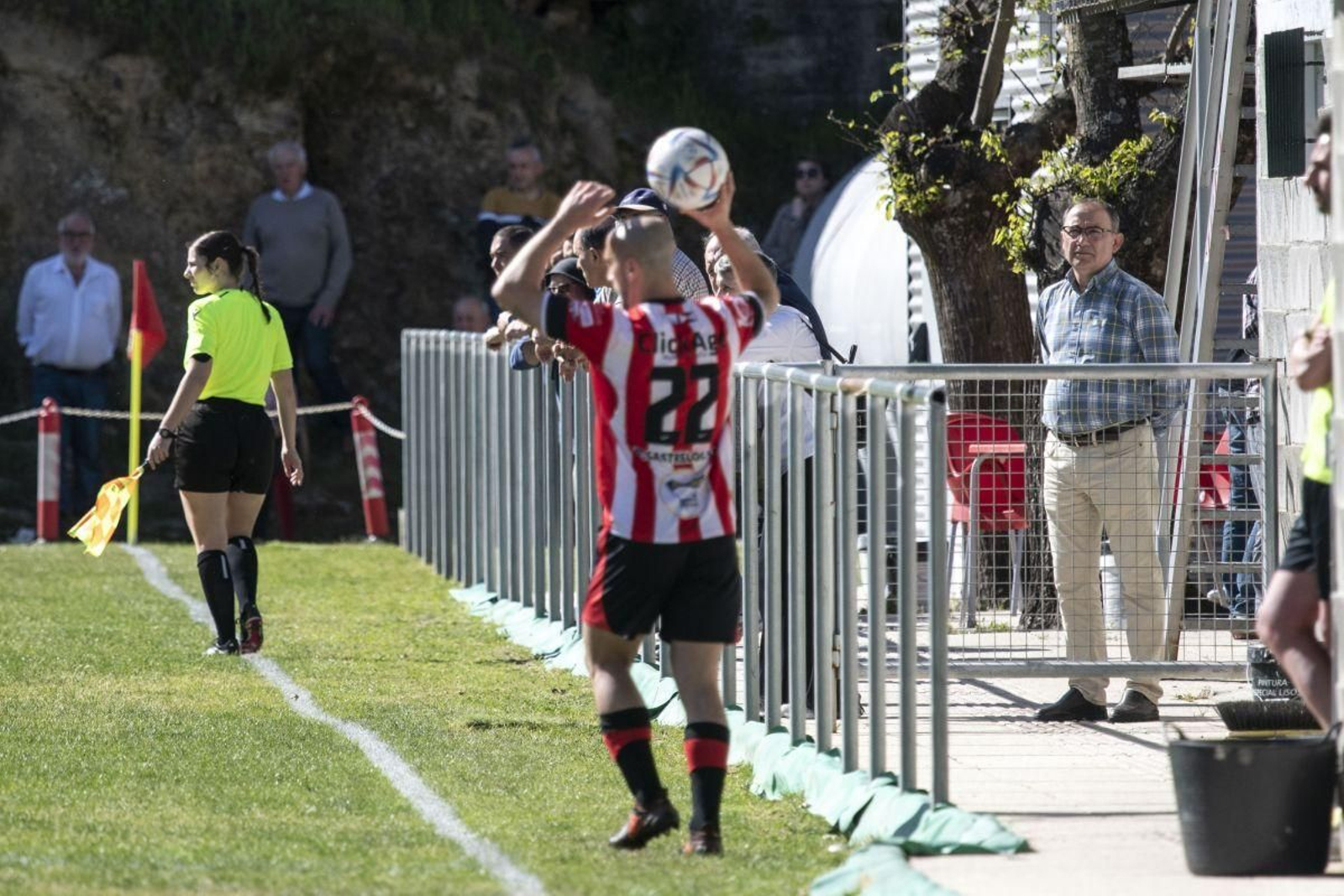 El alcalde de Arnoia, Rodrigo Aparicio, no faltó a la cita en A Queixeira.