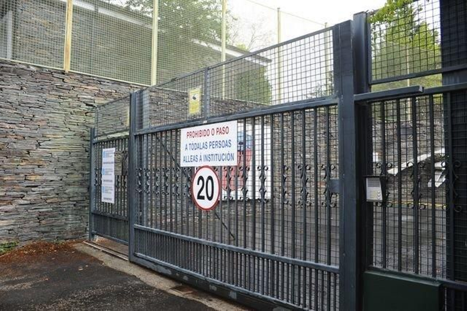 Entrada al centro de menores de Montealegre.