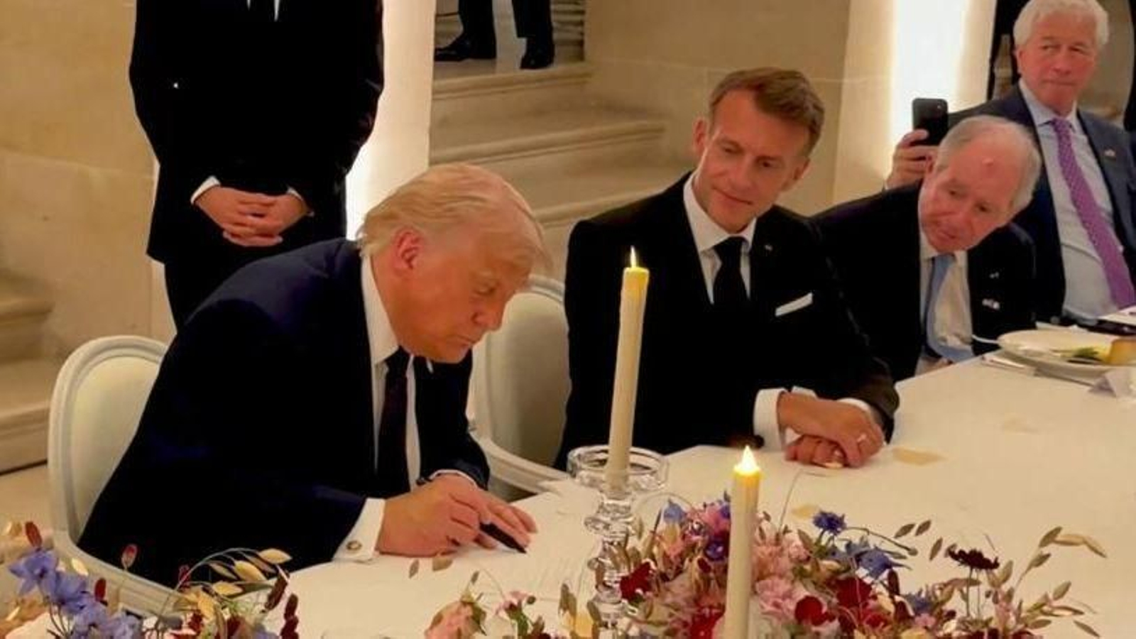 Trump firma el memorando