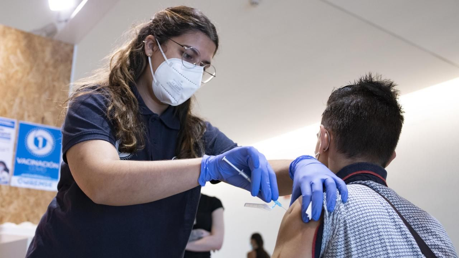 Jornada de vacunación covid en Expourense. (FOTO: XESÚS FARIÑAS)