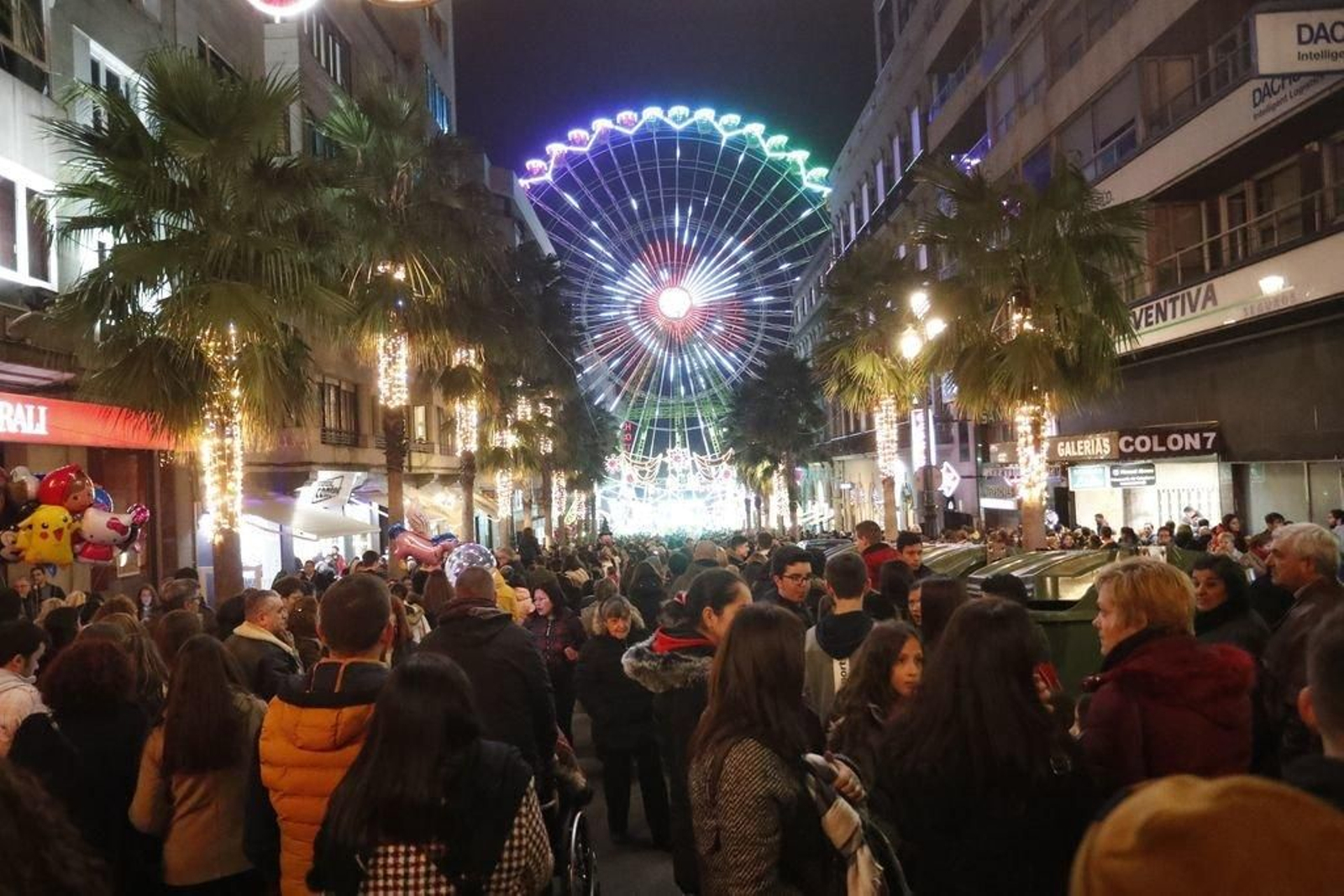 Los turistas invaden Vigo en el Puente139