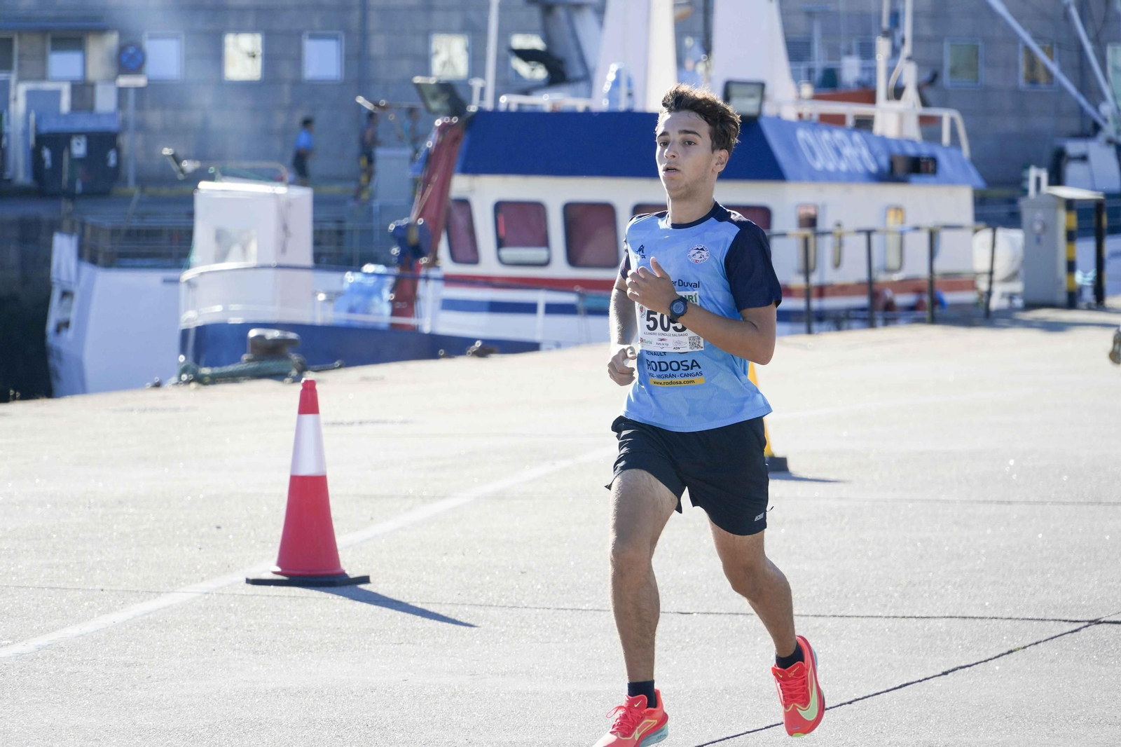 Galería | El puerto pesquero de Vigo acoge hasta cinco carreras organizadas por Carlos Adán