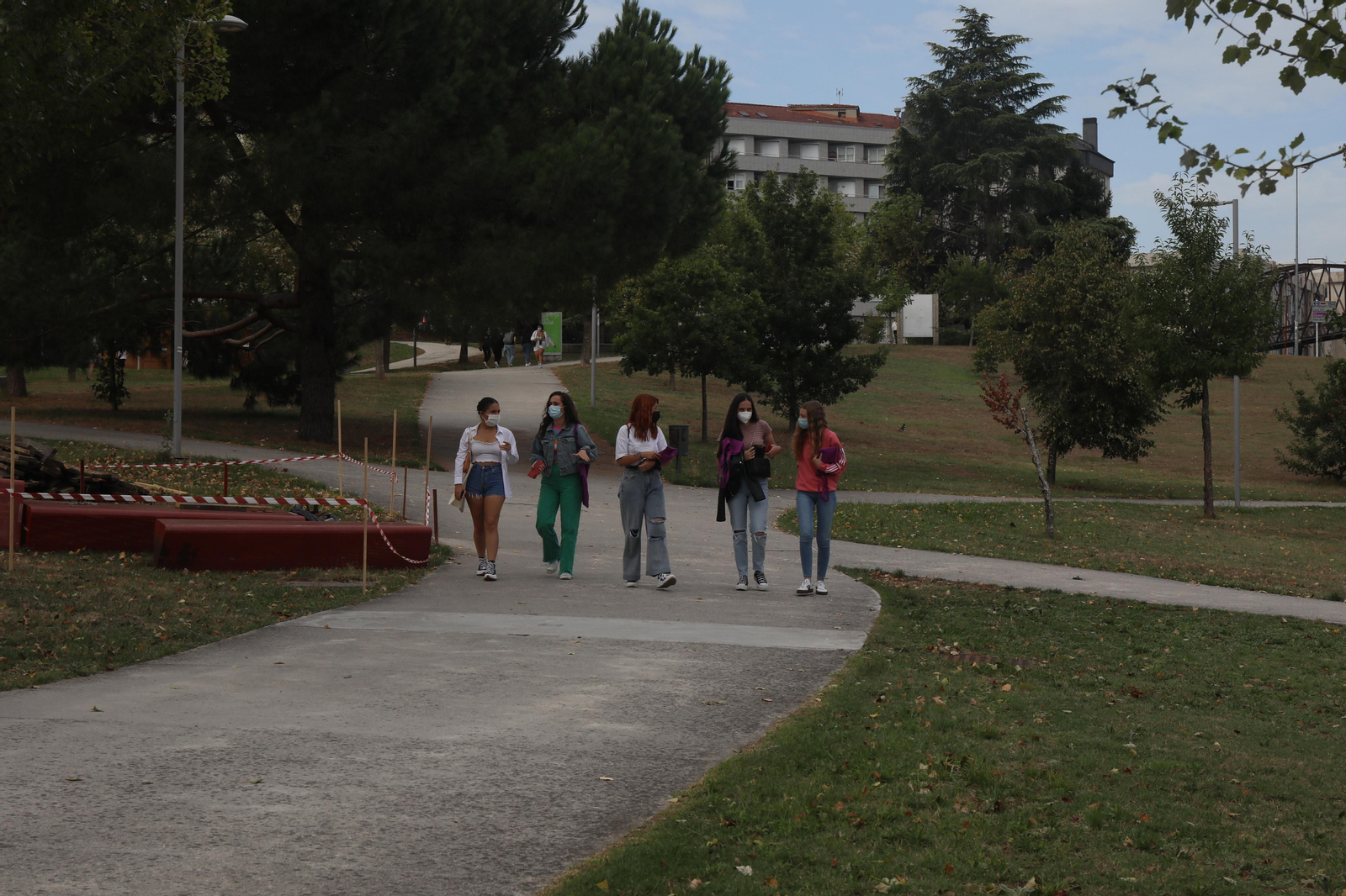 Ambientes en el campus universitario de Ourense. (JOSÉ PAZ)