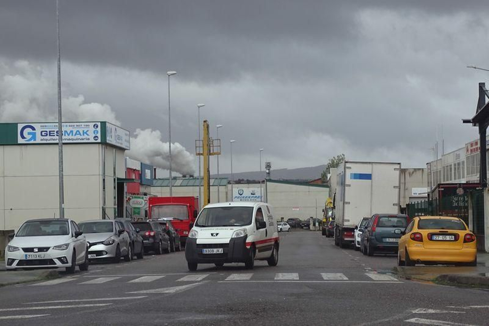 Vista del polígono industrial de San Cibrao das Viñas. (Foto: Martiño Pinal)