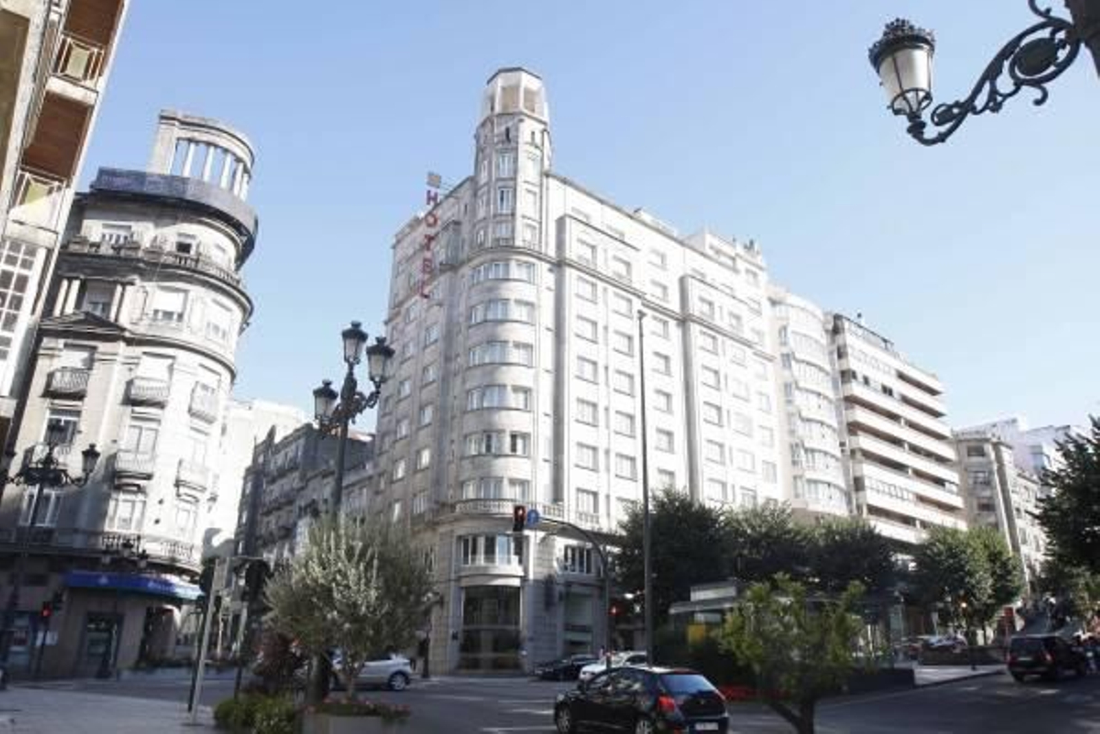 El Lisboa (hoy Zenit) abrió en 1960 entre Gran Vía y Urzaiz.