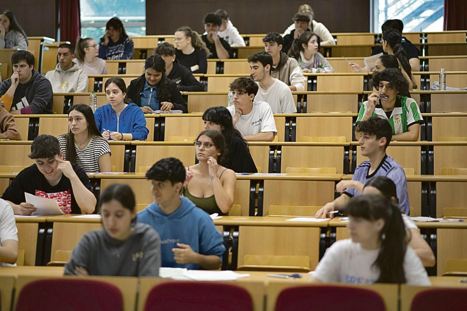 Inicio de las pruebas de la selectividad en la Facultad de Empresariales en el campus de Ourense.