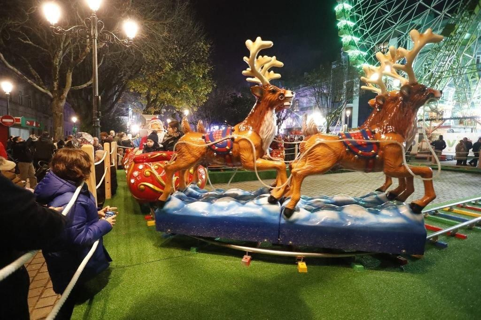 Los turistas invaden Vigo en el Puente77