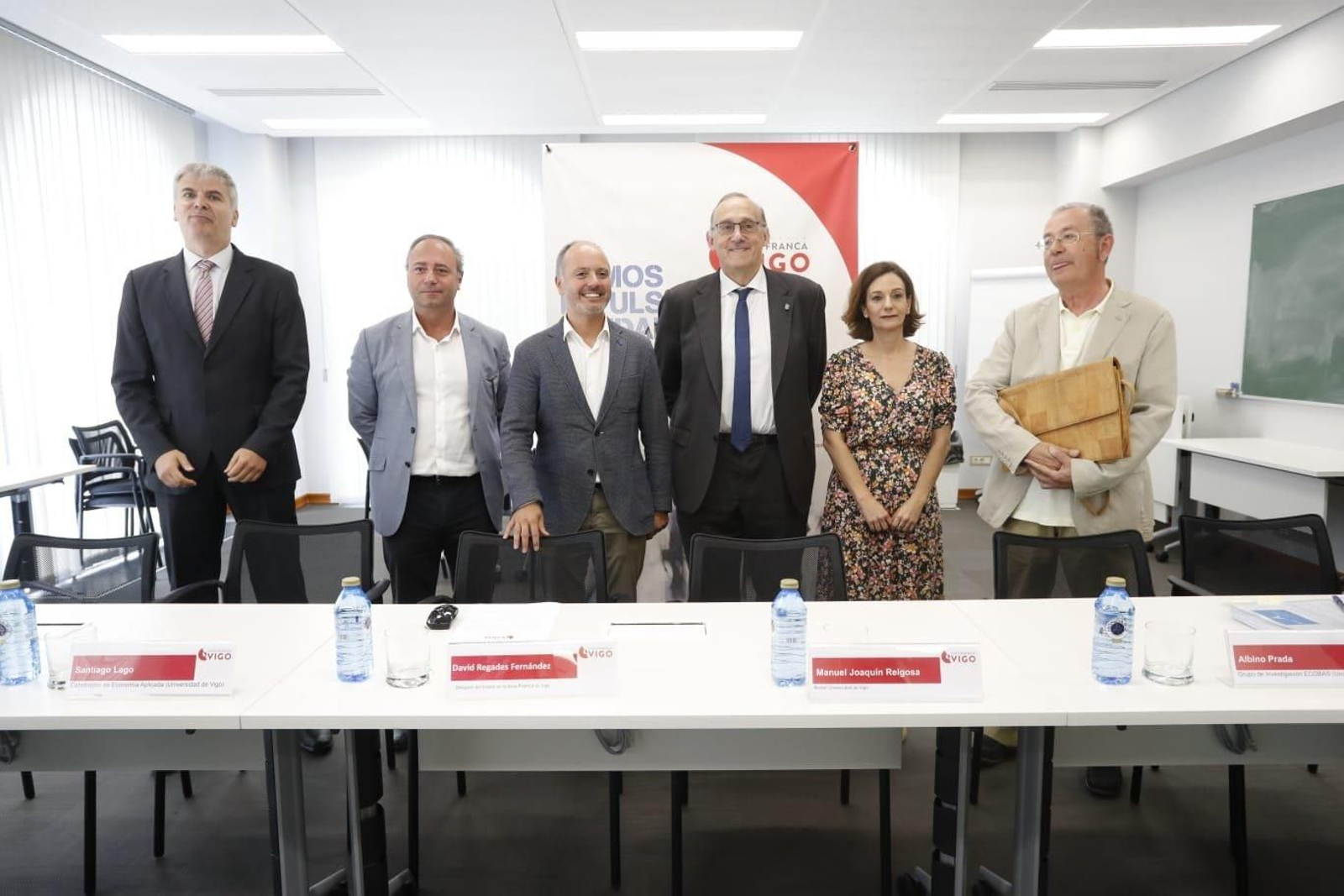Santiago Lago, Óscar Gómez, David Regades, Manuel Reigosa, Susana Lama y Albino Prada, en la presentación del Informe Ardán Galicia 2019