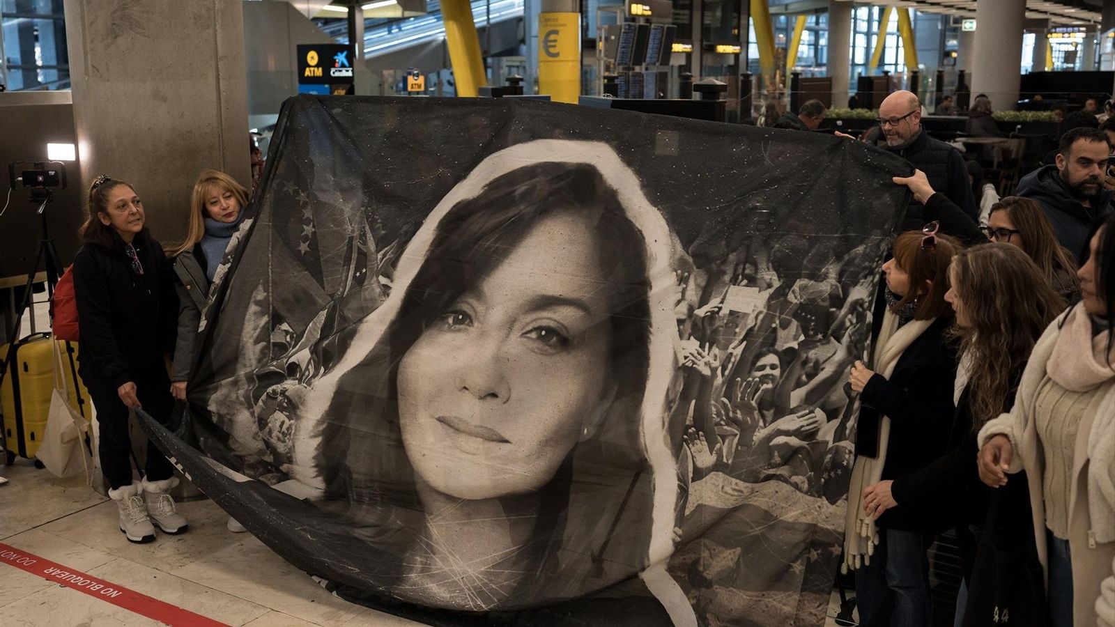 Familiares esperando el regreso de los liberados en Venezuela