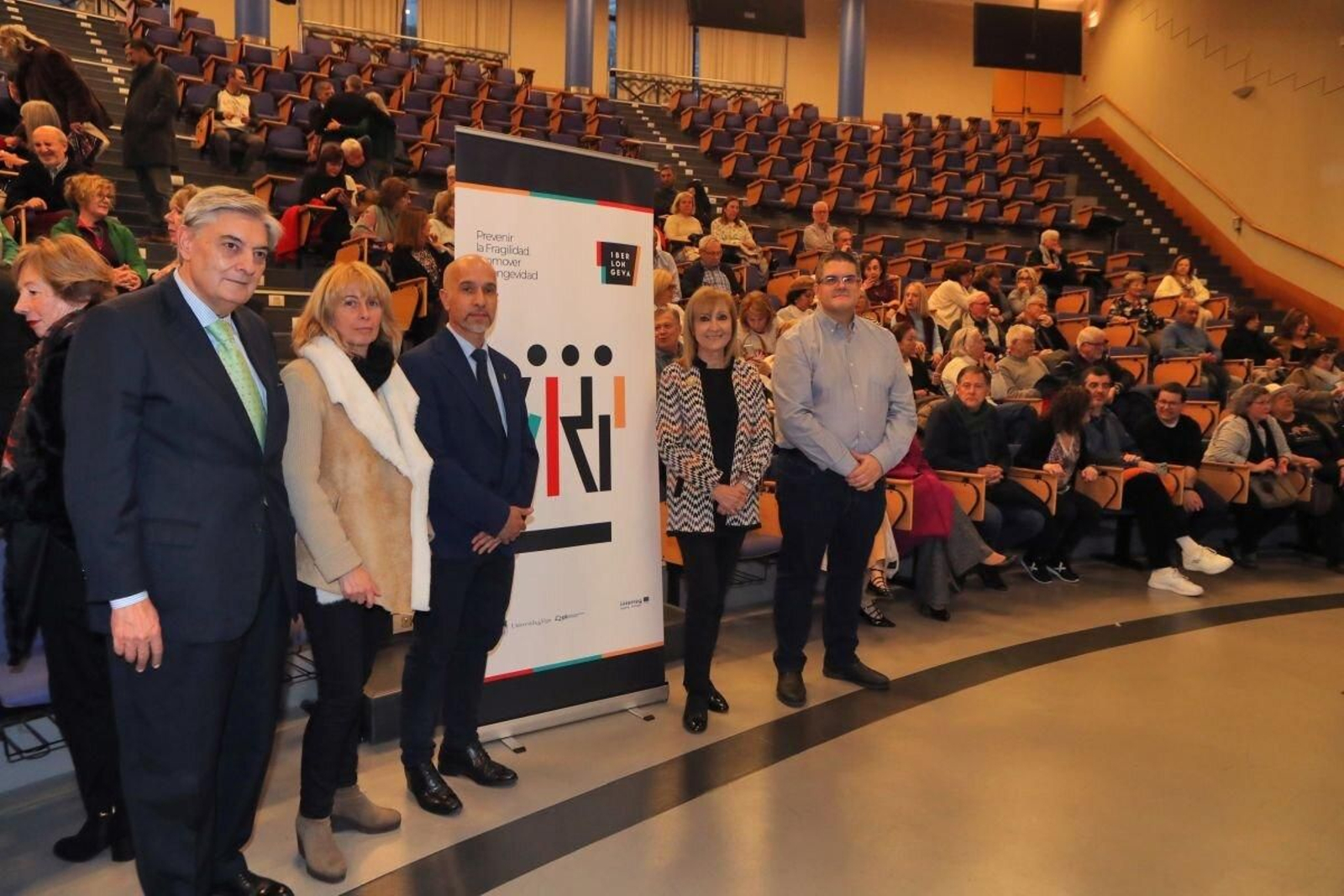 Juan Martínez, Ana Carriga, Óscar González, Mónica de la Fuente y Fran Rodríguez. (Foto: Marcos Atrio)