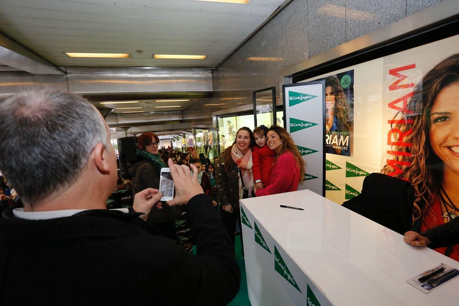 La gallega Miriam de Operación Triunfo en Vigo 08