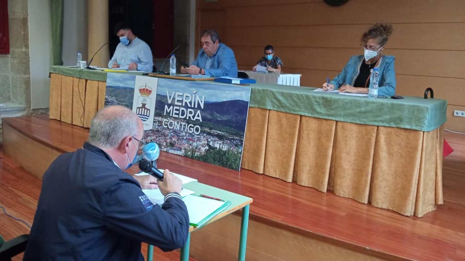 Un instante del pleno del Concello de Verín. C.C.