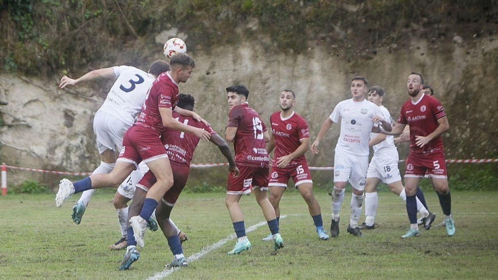 El Arnoia y el Cented empataron a un tanto en el duelo de ida disputado en  A Queixeira.