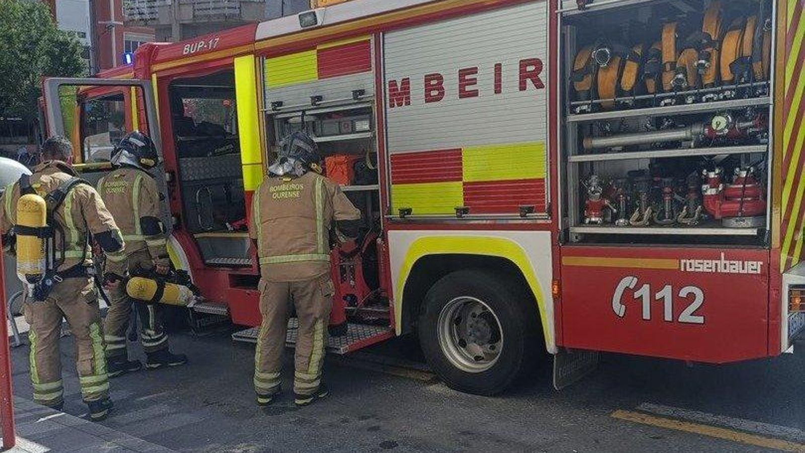 Los bomberos en el lugar del accidente.