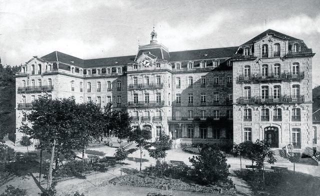 La fachada en 1898.