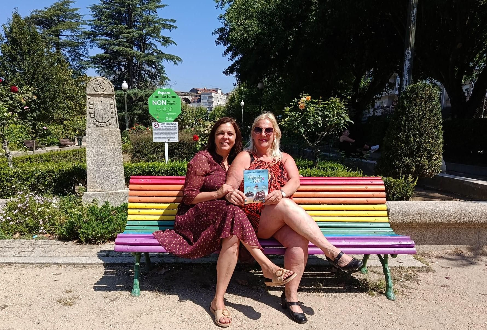 De izquierda a derecha, la concejala de Cultura y Turismo, Rita Pérez, y la artista invitada Carolina Smith.