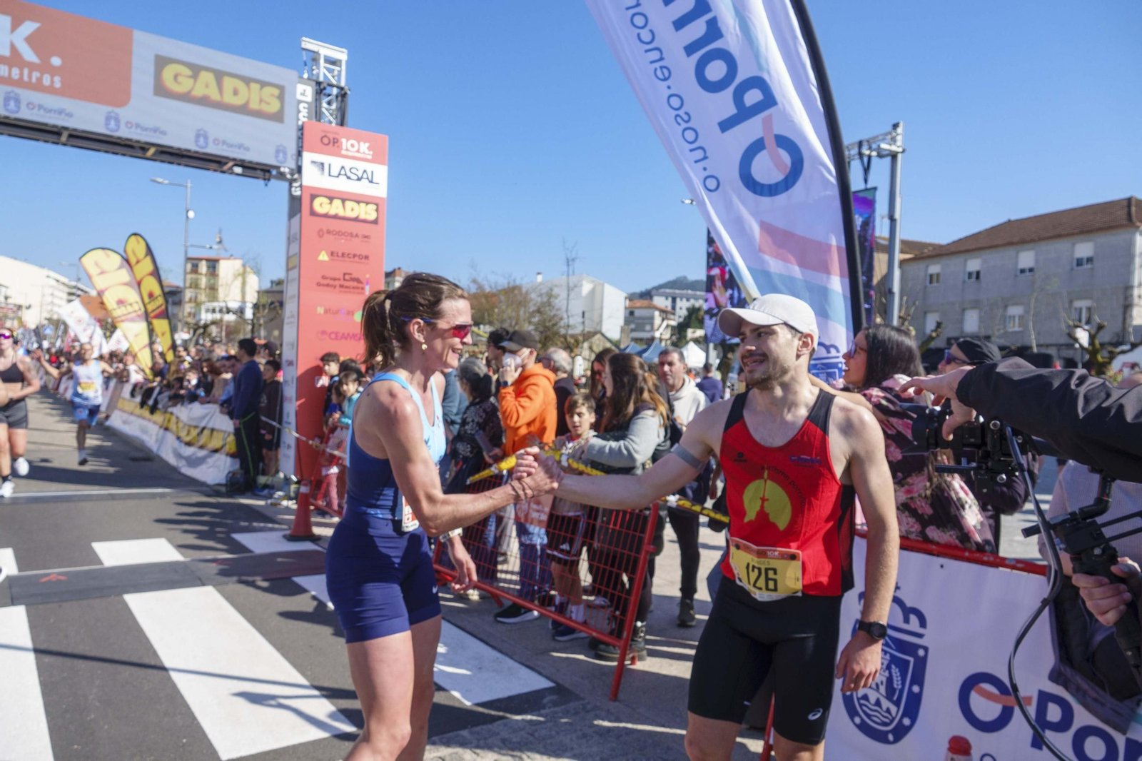 Galería | Pequeños y mayores se divierten en la 10K de Porriño