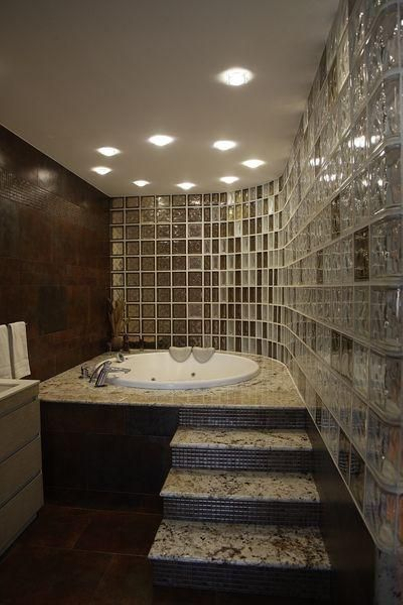 Uno de los cuartos de baño // FOTO: MIGUEL ÁNGEL