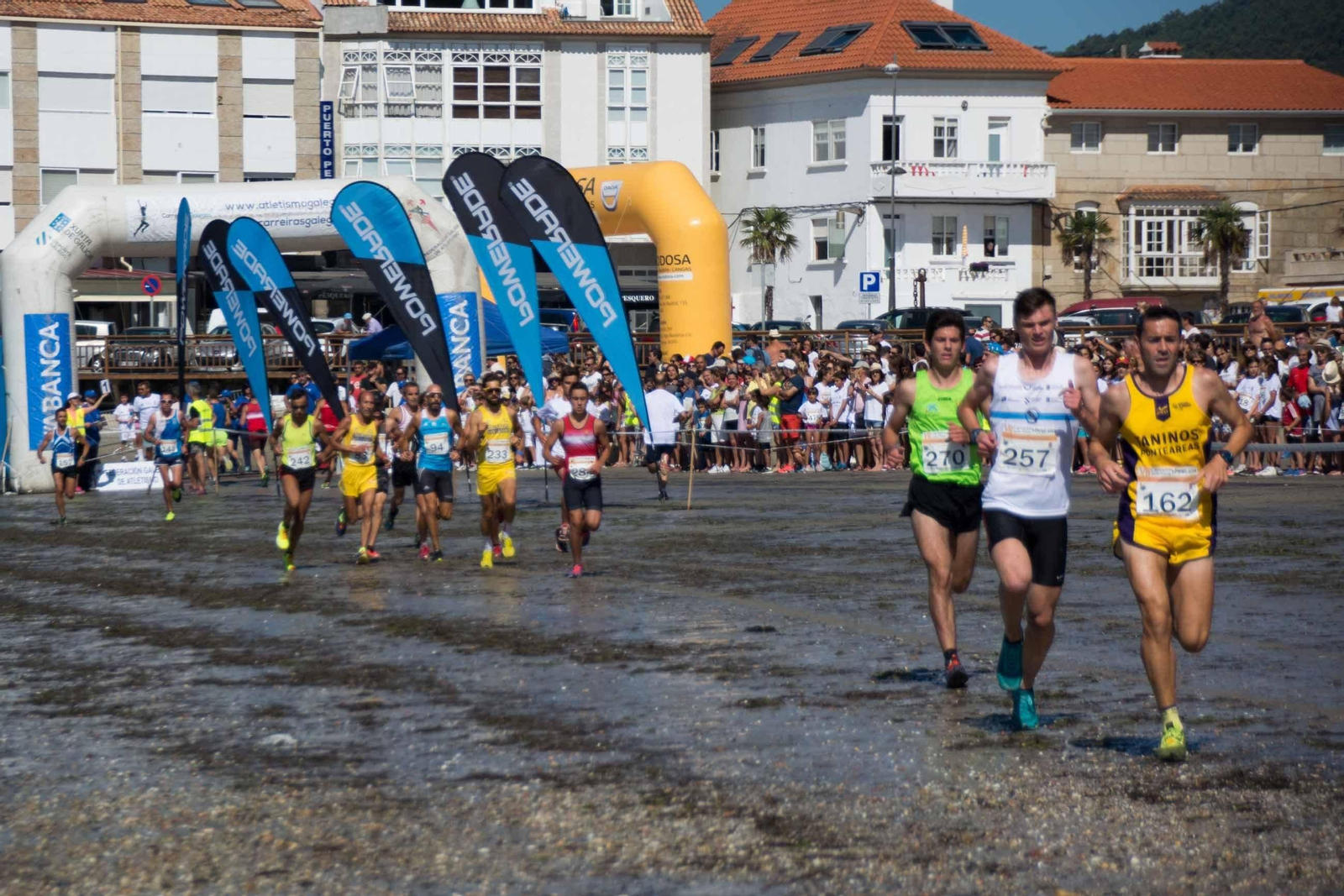 Los arenales de Panxón y Praia América acogieron ayer una nueva edición de la Nigrán Area.