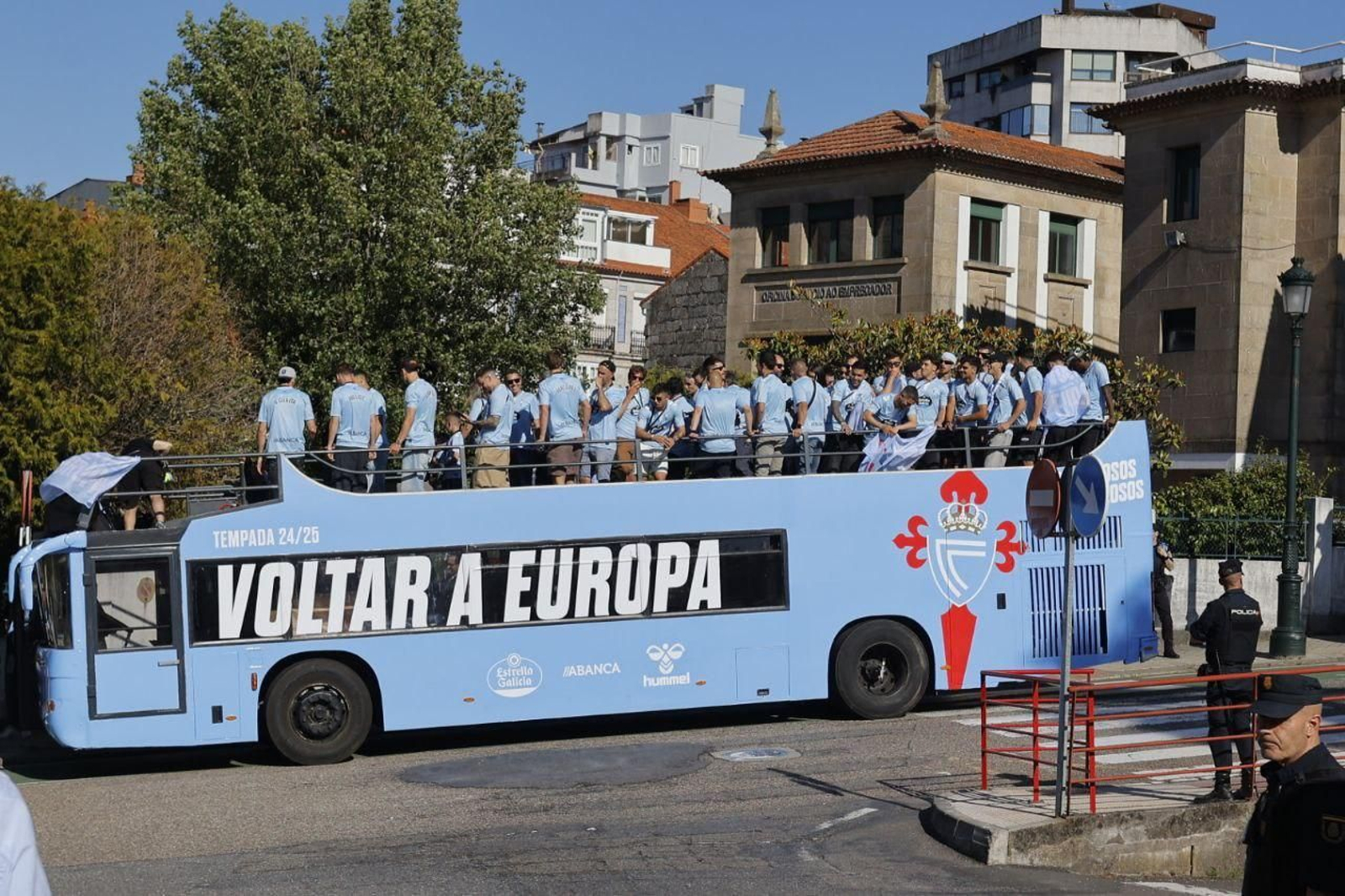 Galería | Fiesta celeste en Vigo por la vuelta del Celta a Europa