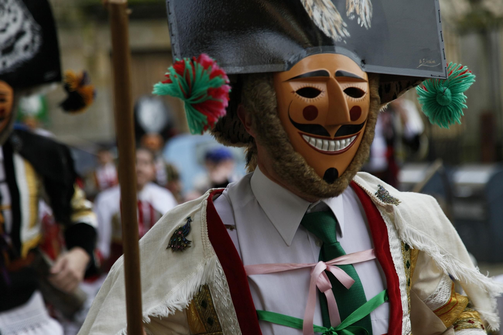 Galería | Música, color y tradición con las llegada de los Cigarróns a Verín durante el Domingo de Corredoiro