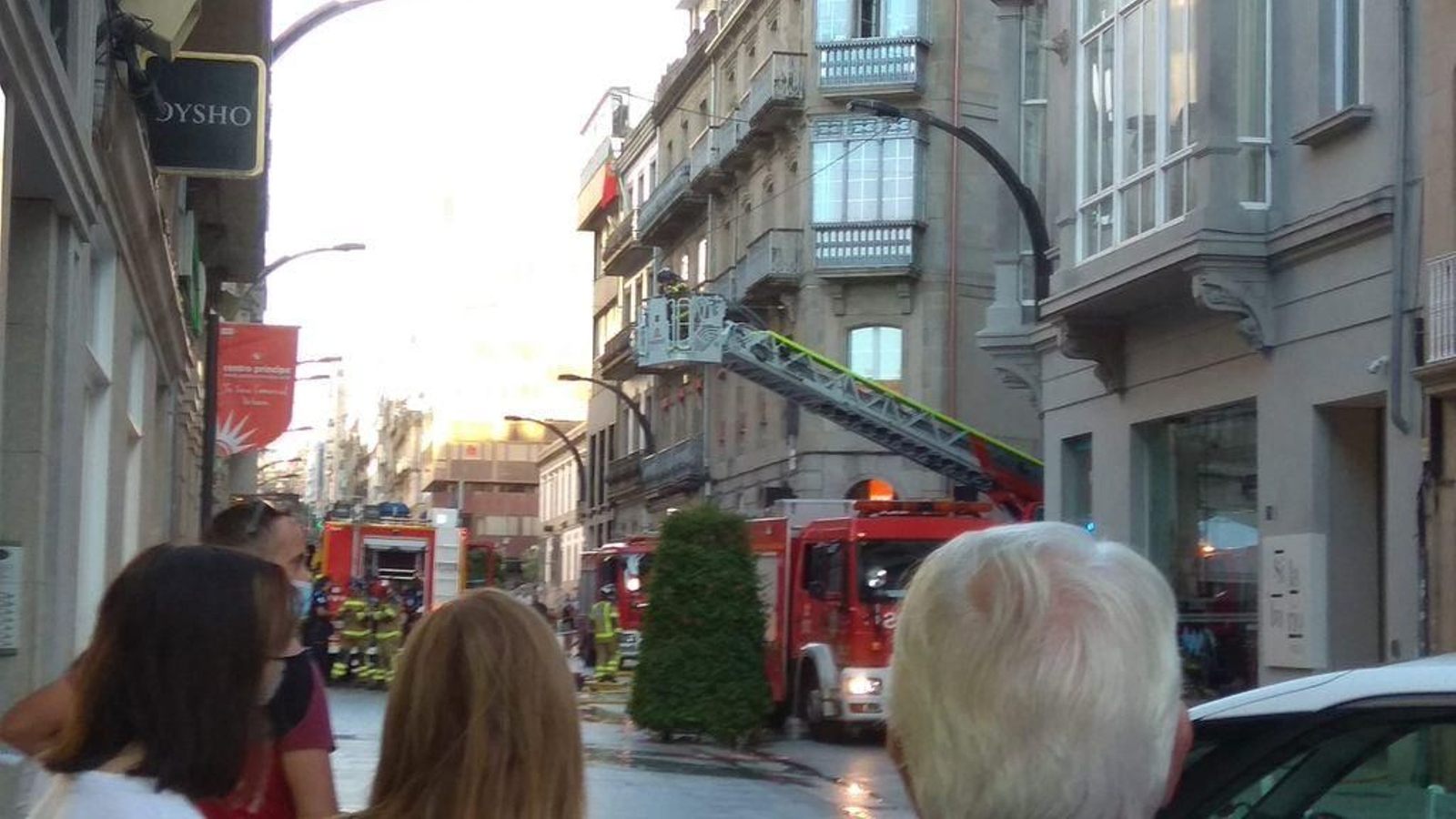 Un incendio se desata en la sede del Celta // Sergio