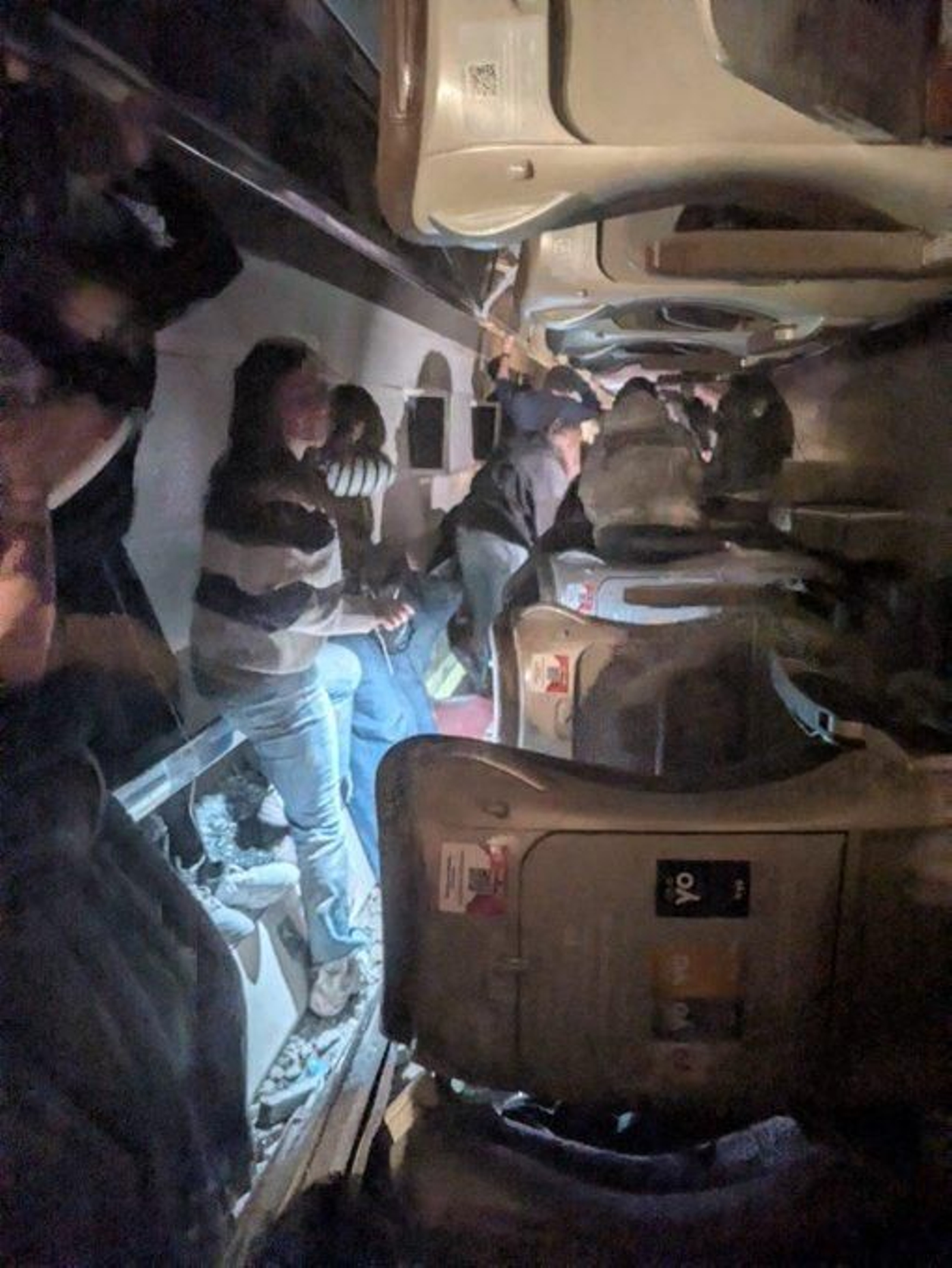 Fotos | Brutal impacto entre un tren Alvia y un Iryo en la línea de alta velocidad a la altura de Adamuz (Córdoba)