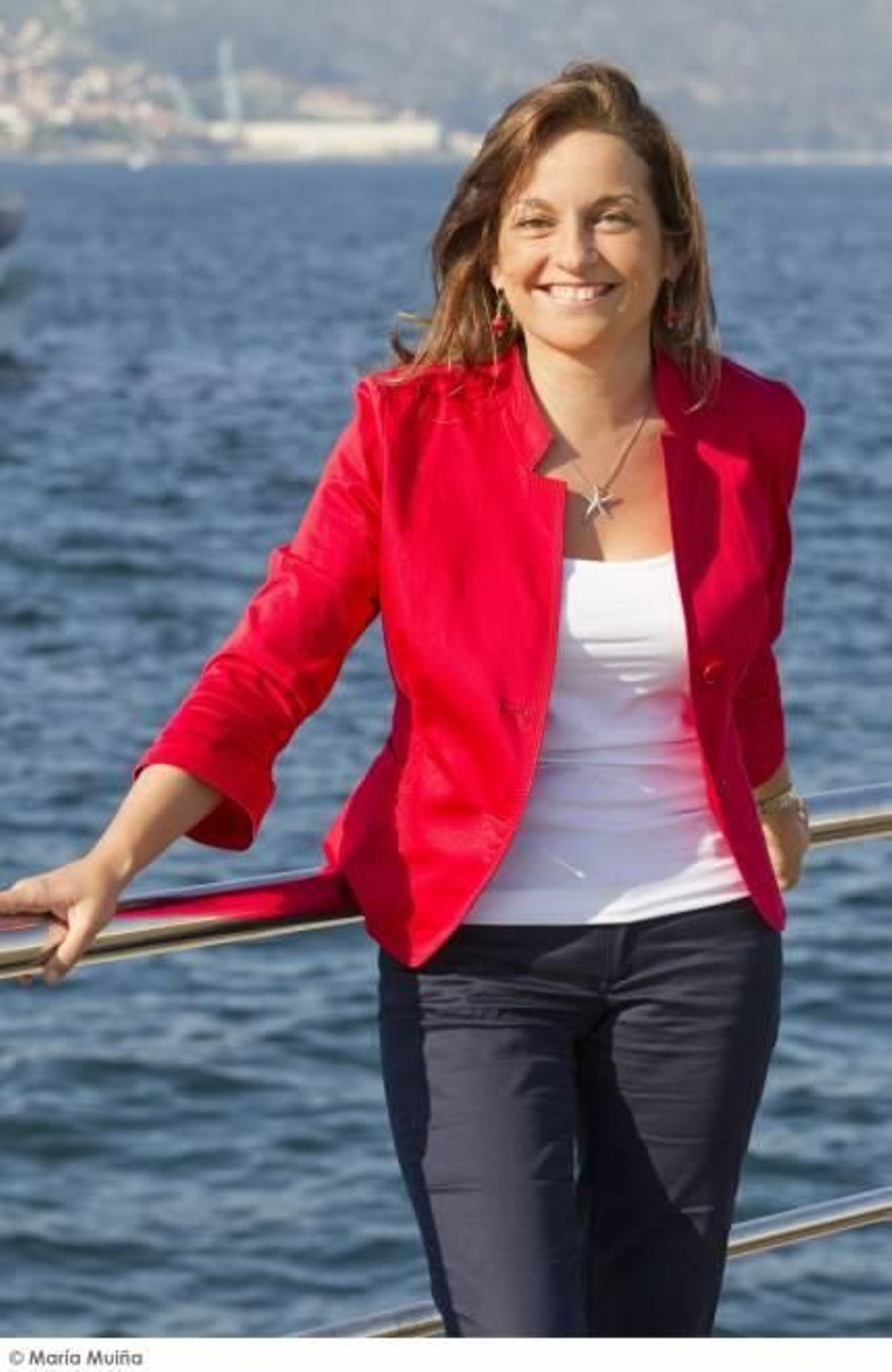 PP, Marta Iglesias, 40 años. Licenciada en Filología Inglesa y tiene un máster en Organización y Dirección Turística.