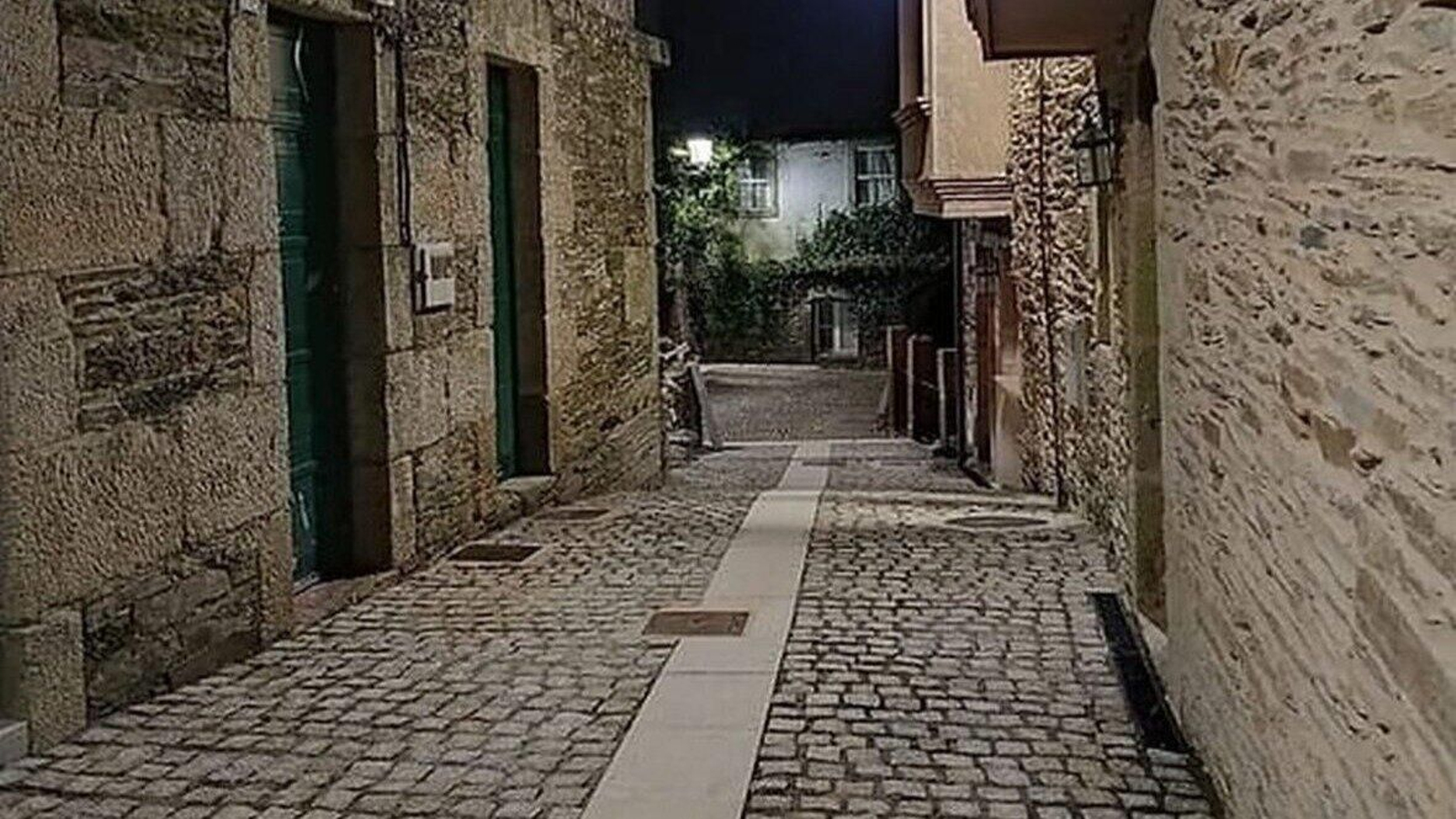 Una de las calles de la localidad de Alvite, en Beariz.