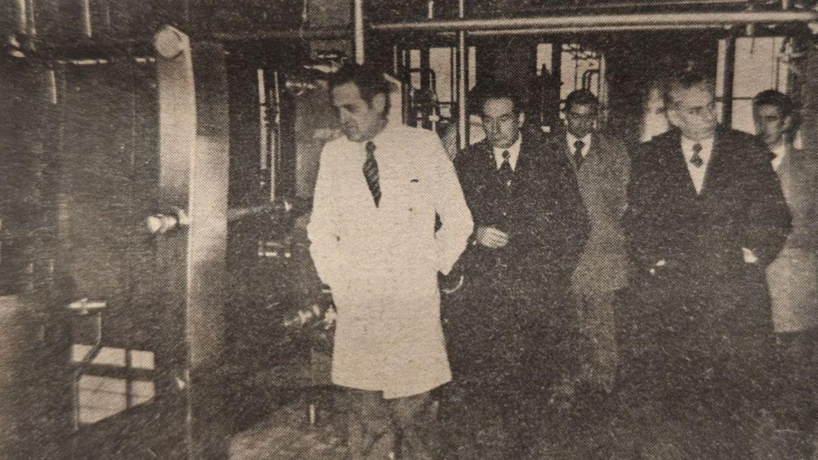 Un momento de la visita del gobernador civil.