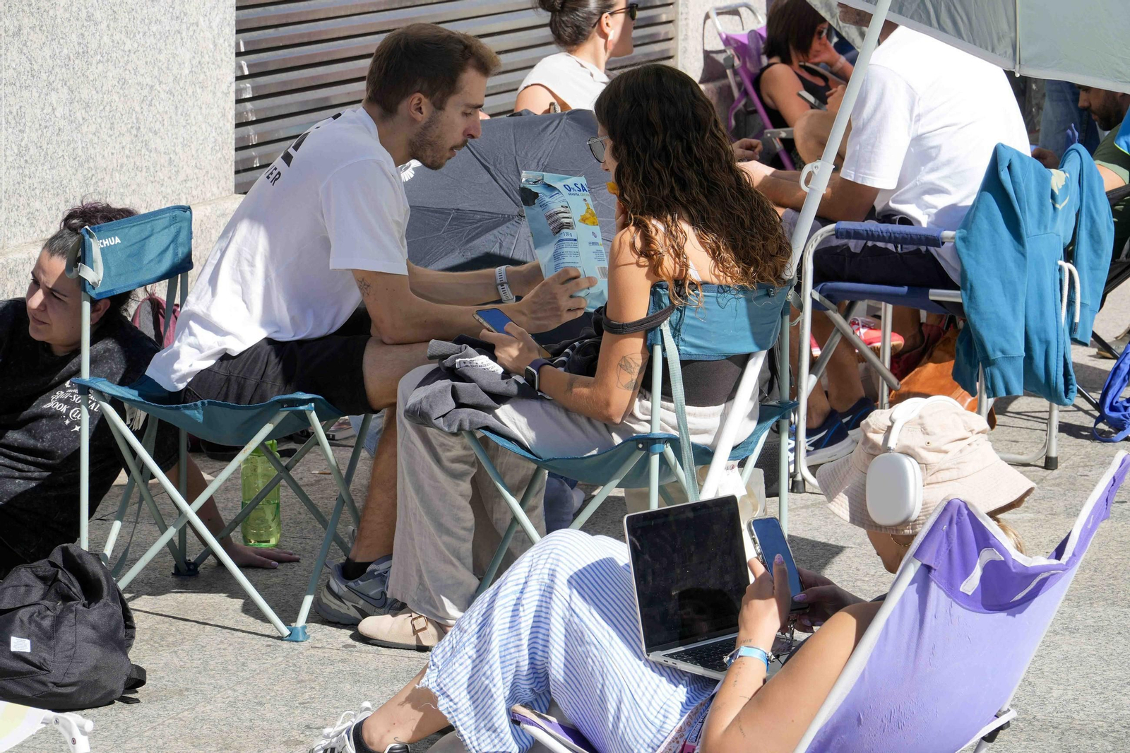 Galería | Infinitas colas por una entrada para Arde Bogatá en Vigo