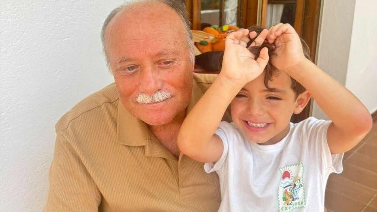 Germán con su nieto Río.