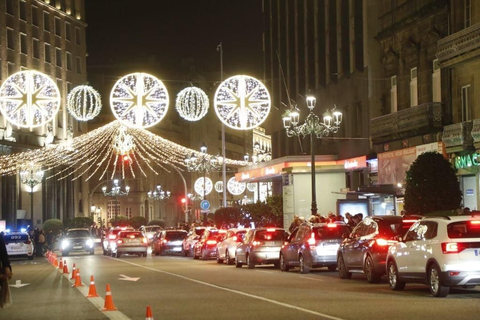 Los turistas invaden Vigo en el Puente206