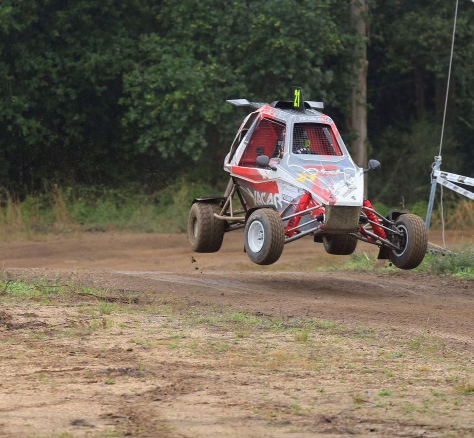 López Lence, con un Yacar Cross, fue el más rápido en tres de las cuatro mangas cronometradas.