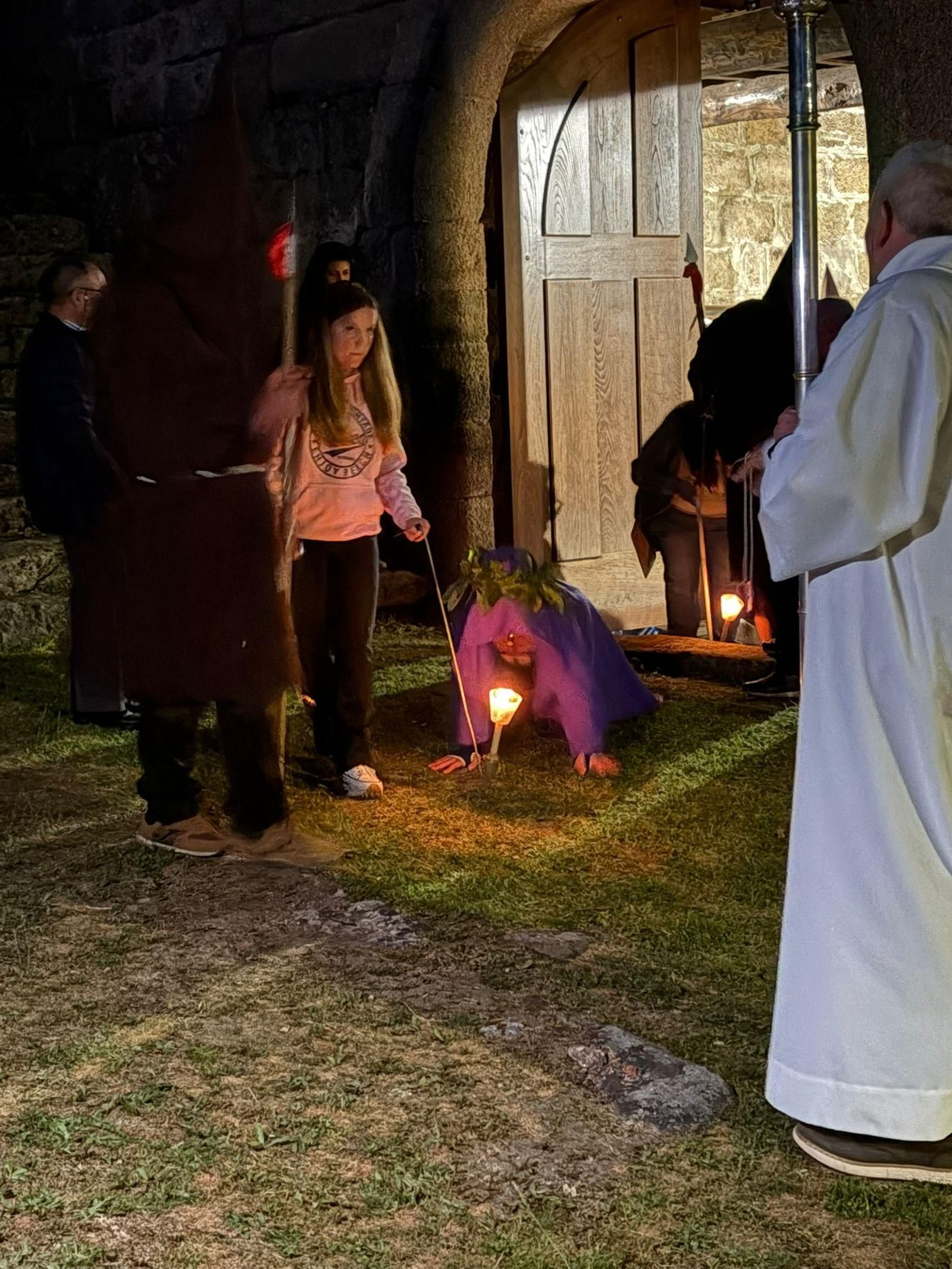 Galería | Las tinieblas y la procesión de los Penitentes conquistan Oímbra